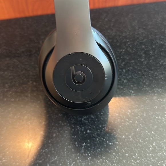 Beats Studio3 Over-Ear Noise Canceling Bluetooth Wireless Headphones Color Black - Picture 4 of 6